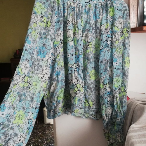Drykorn blue floral blouse like new, size XL 42