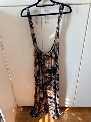 Nidodileda skirt with straps like new, gray
