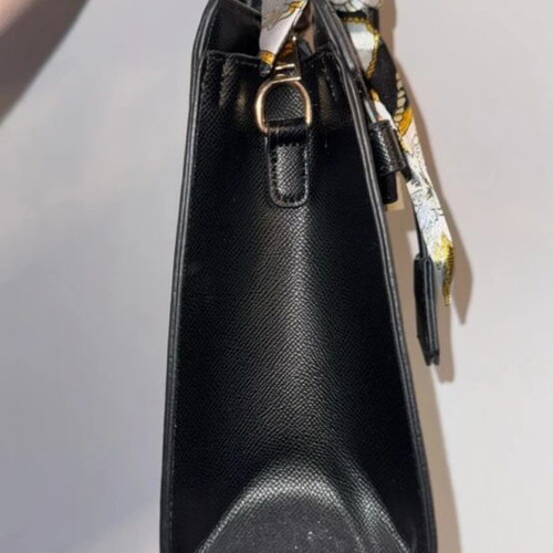 Handbag like new, barely used