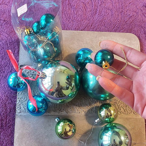 Set of 21 Christmas balls in green and turquoise shades