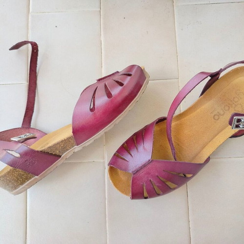 Yokono anatomical women's sandals size 39 like new, purple