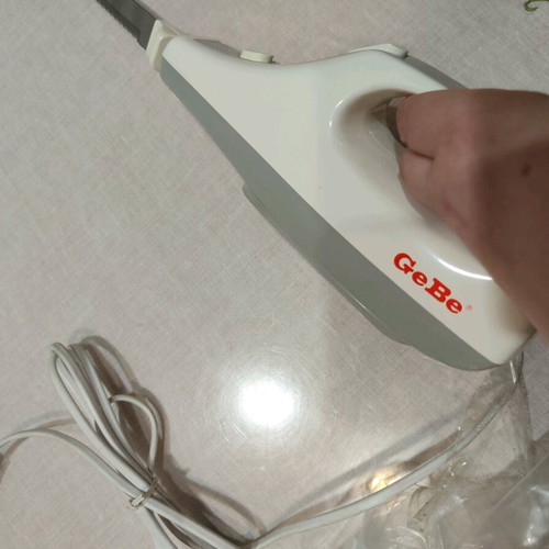 Electric knife GeBe new in excellent condition