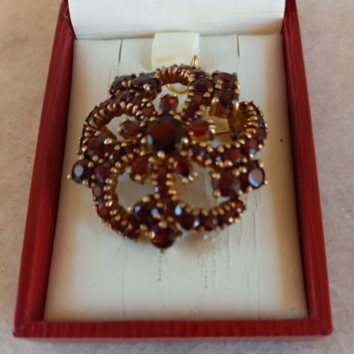 Silver 925 brooch with red semi-precious stones new