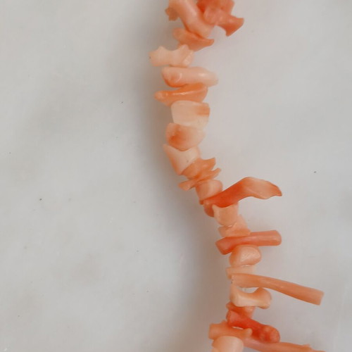 Necklace with natural small coral branches, 40 cm
