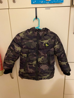 Μπουφάν με δεινόσαυρους από primark