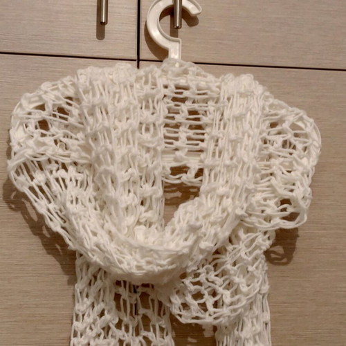 Julia Bergovich scarf new, white with loose knit