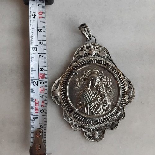 Vintage Φυλαχτό Κούνιας Παναγία Βρεφοκρατούσα with Filigree, like new