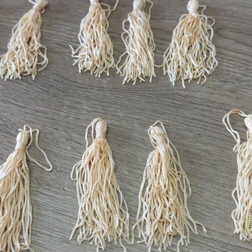 Fabric tassels beige pack of 10, 50mm