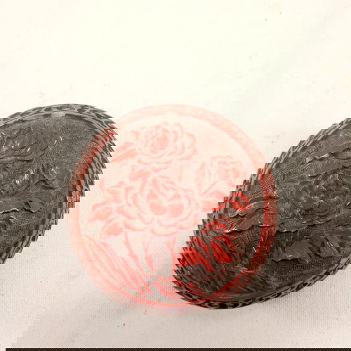 Σκαλιστό ξύλινο κουτάκι μεταχειρισμένο, διάμετρος 8.5εκ.