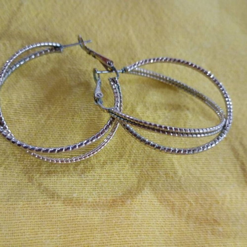 Hoop earrings like new