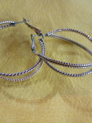 Hoop earrings like new