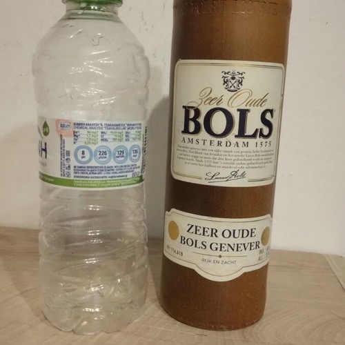 Bols Jin sealed ceramic collectible bottle