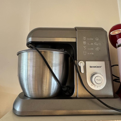 Silvercrest kitchen machine used, missing meringue beater attachment