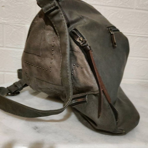 Shoulder bag used, grey with 3 external and 4 internal pockets