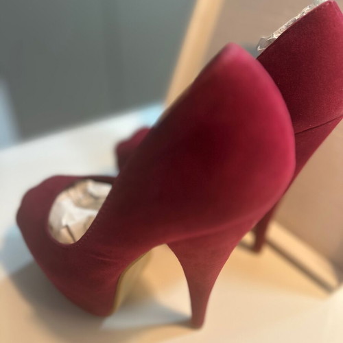 Follow Me Red Peep Toe Pumps Size 39 New