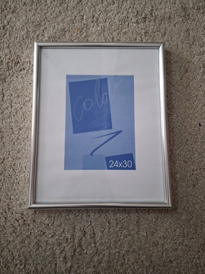 Wall frame like new, size 24x30
