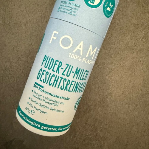 Puder Foamie Cleansing Face Product New