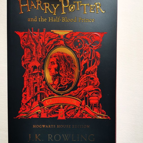 Harry Potter Gryffindor House Edition paperback set like new