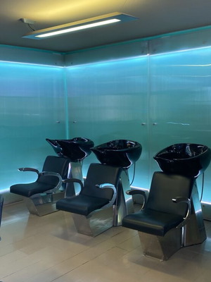 Salon chairs and shampoo bowls used, set of 8 chairs and 3 bowls