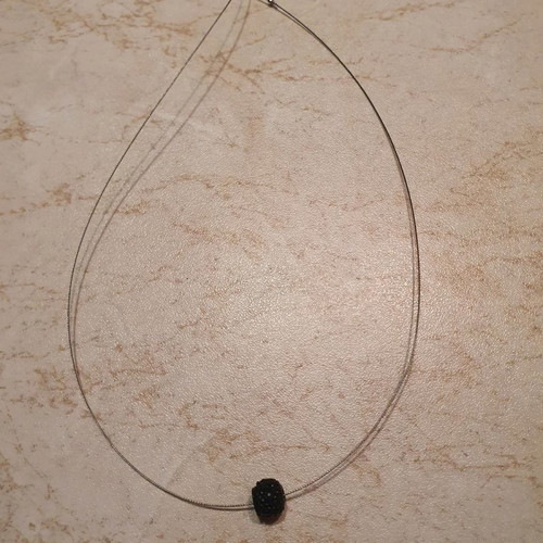 Necklace new with black detail 38 centimeters