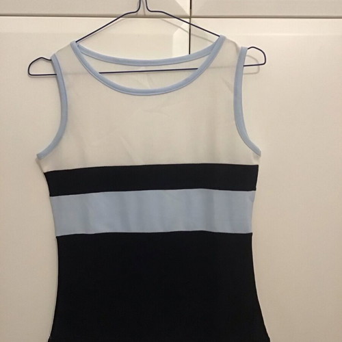 Top shirt in white and blue like new