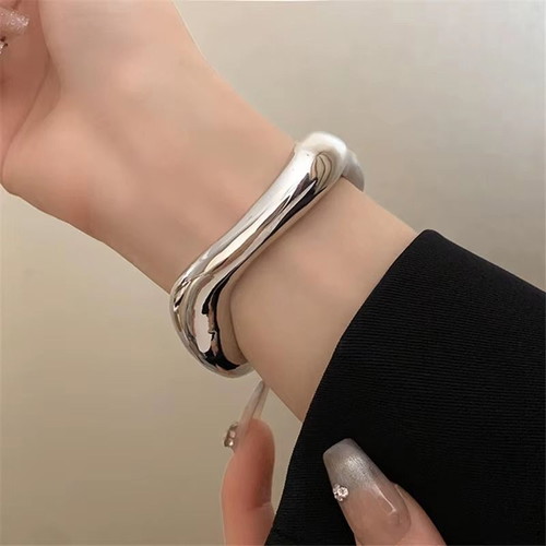 Vintage metal bracelet European style new, gold and silver