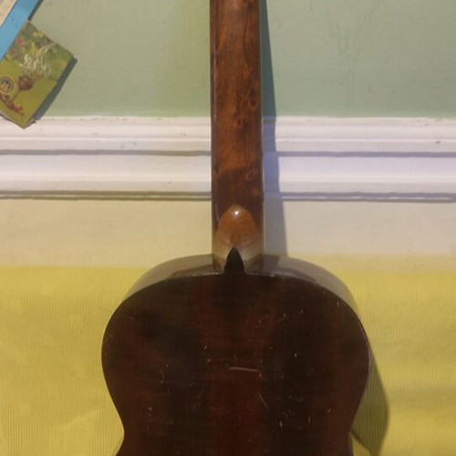 Classical guitar Afoi Panagi used, from the '50s