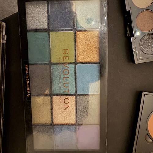 Eyeshadow and contouring palettes used, set of five, Nyx, Revolution, Seventeen, USHAS