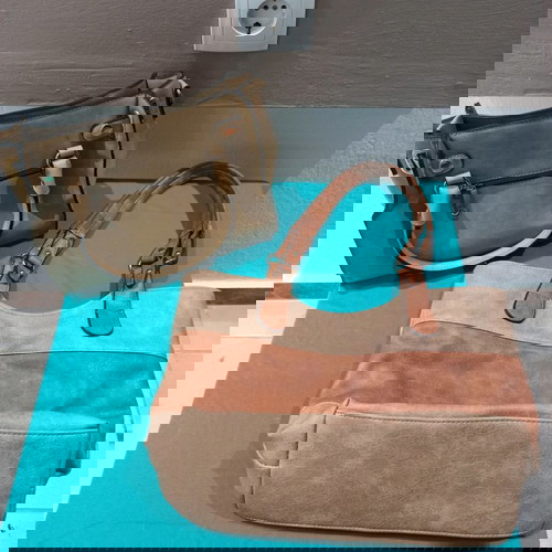 Γυναικείες τσάντες μεταχειρισμένες, 2 μπεζ με δώρο τρίτη δερμάτινη