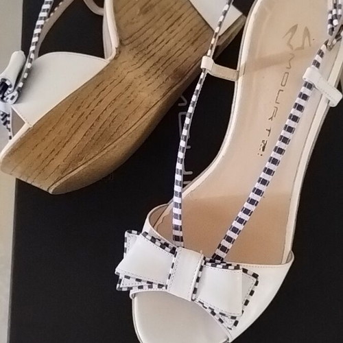Mourtzi platform sandals size 38 like new, white