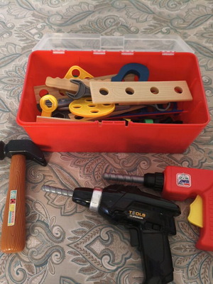 Children's tool kit like new with 2 drills