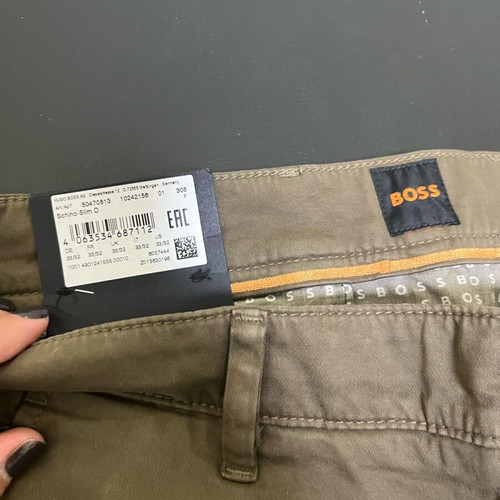 Chino pants Boss Orange new with oil stain slim fit size 33/32
