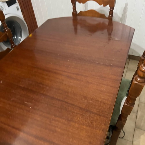 Kitchen table used with 4 chairs and extension