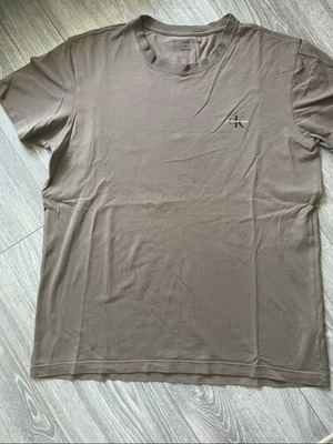 Calvin Klein T-shirt, size M, gray
