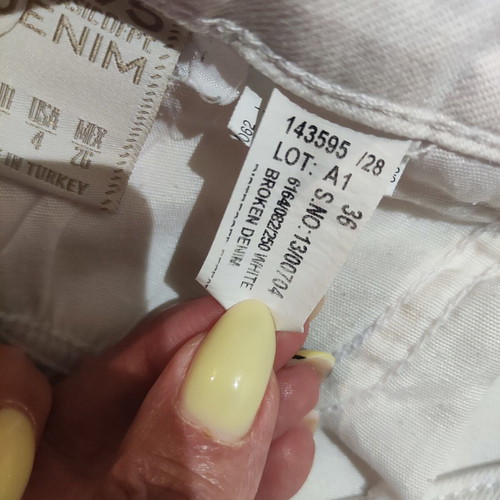 Zara white jeans like new with rips size S