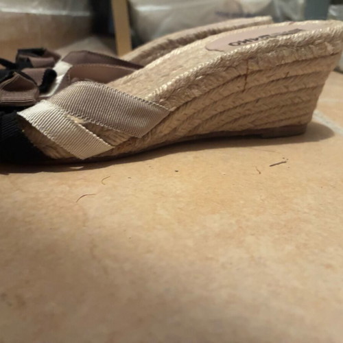 Salvatore Ferragamo platform espadrille sandals like new, beige