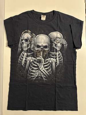 Fruit of the Loom summer T-shirt with skeletons, like new, size medium