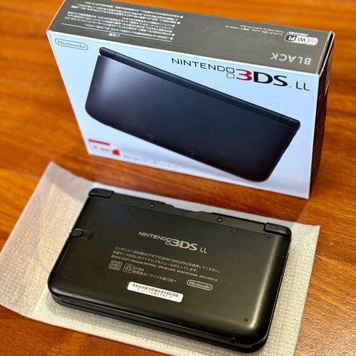 Nintendo 3DS XL Black console, boxed complete with accessories