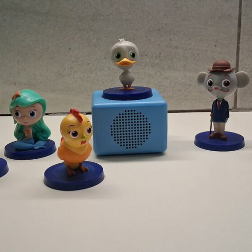 Hachette interactive sound and story playback system with collectible figures