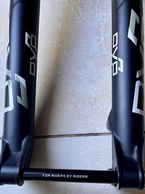 DVO Diamond E3 160mm 29 like new