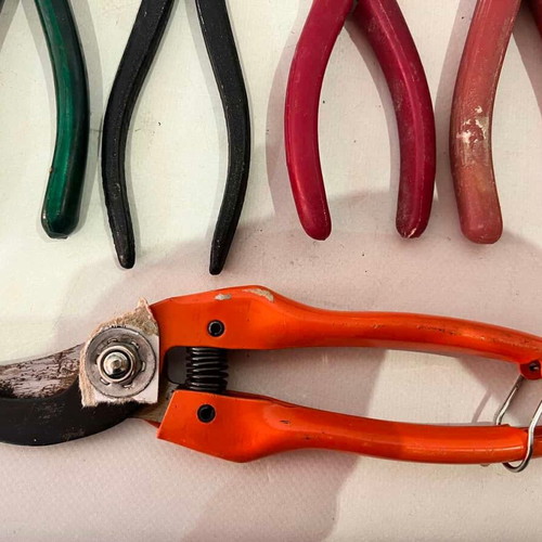 Set of 7 various hand tools used