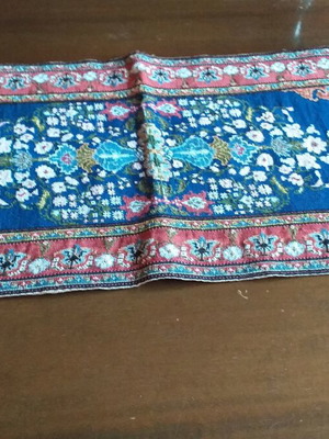 Embroidered table runner like new, handmade with beautiful colors 64x30 cm