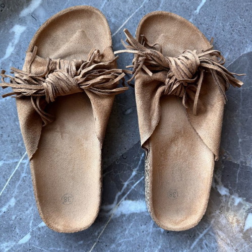 Fringed brown slippers size 38 like new