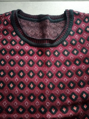 Knit short-sleeve top like new, black and burgundy