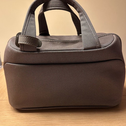 Samsonite toiletry bag grey like new with strap and lock
