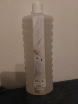 White Lily Bubble Bath Avon shower gel new 1000 ml