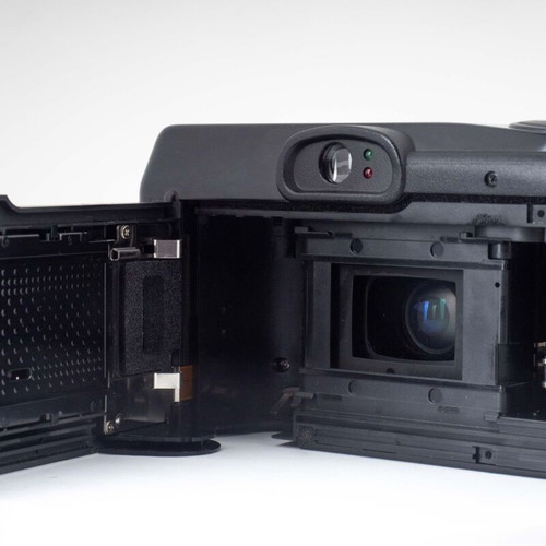 Canon Autoboy Zoom 105 35mm film camera used