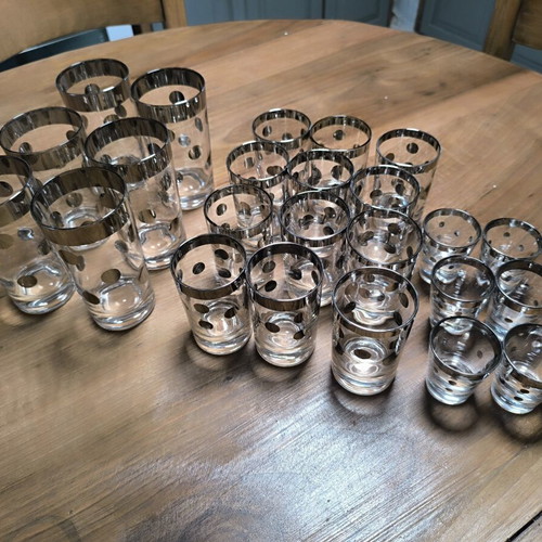 Vintage set of 24 Mid-Century Modern glasses with silver/platinum rim and polka dot design