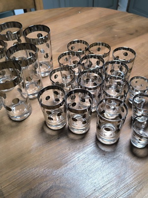 Vintage set of 24 Mid-Century Modern glasses with silver/platinum rim and polka dot design