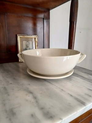 Kerameikos used 4-piece porcelain service early 20th century